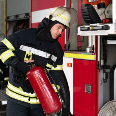 Por que o Corpo de Bombeiros exige a certificação de manutenção de extintores? Entenda os requisitos